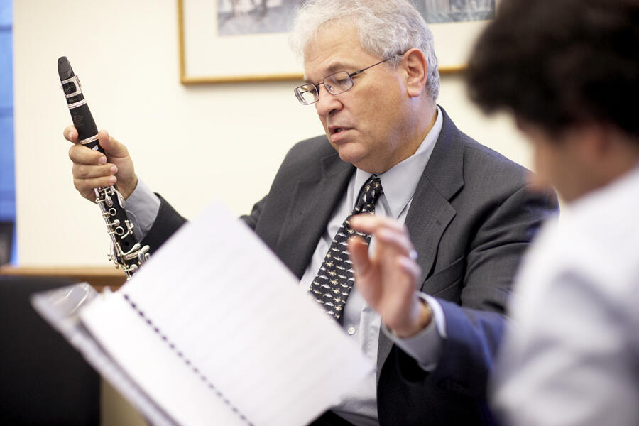 David Shifrin giving a clarinet lesson.